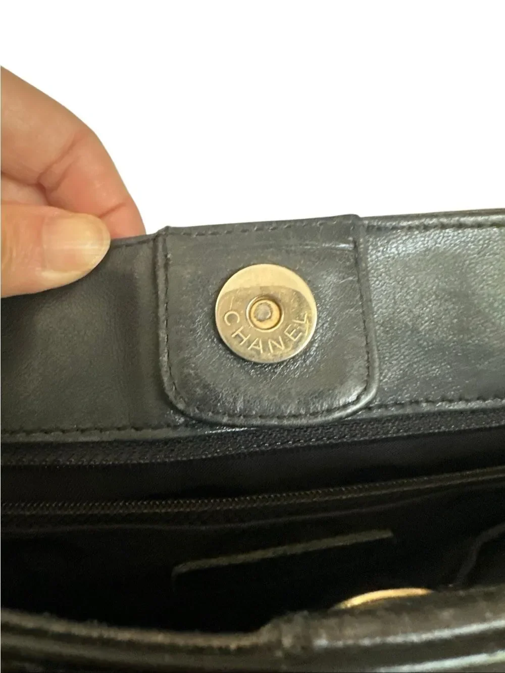 CHANEL classic shoulder